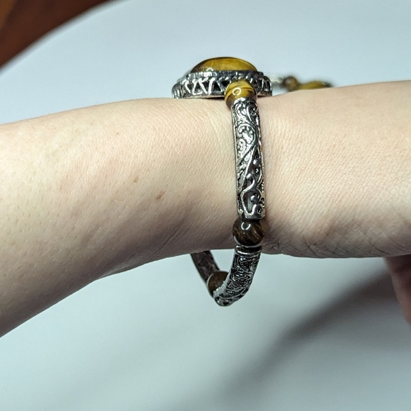 2 HSN Silvertone Tiger Eye Beads Octagon Center Feature Stone Stretch Bracelets - Picture 5 of 7